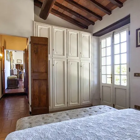 Sleeps 2 Air Con Villa *